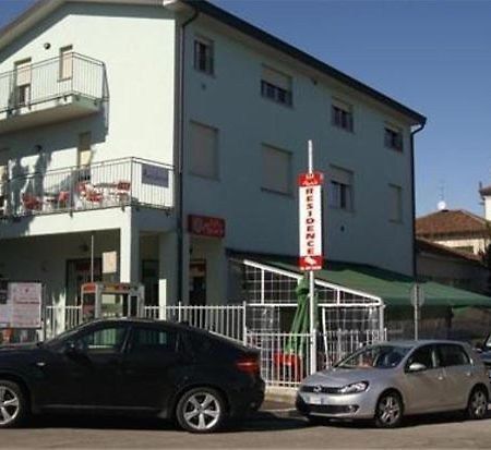 Residence Mariele Tavazzano Zewnętrze zdjęcie